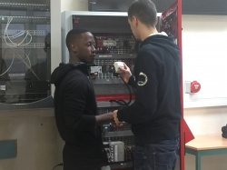 Formation à l'habilitation électrique.  
